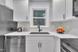 8801 Valley Hill Ct, Apex, NC 27539 - Photo 19