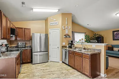 702 N Saratoga Street, Stantonsburg, NC 27883 - Photo 11