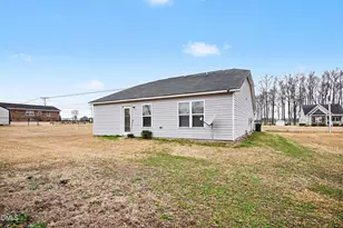 702 N Saratoga St, Stantonsburg, NC 27883 - Photo 25