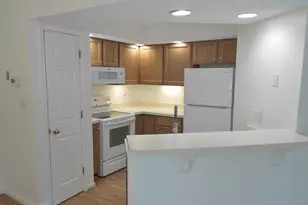 1402 Barton Pl Dr, Raleigh, NC 27608 - Photo 7