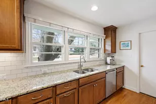 908 Brookwood Dr, Raleigh, NC 27607 - Photo 9