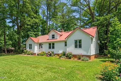 210 N Monroe Avenue, Sanford, NC 27330 - Photo 3