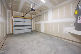 612 S Blackmon St, Benson, NC 27504 - Photo 9