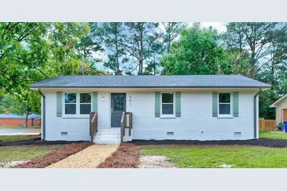 601 W Walnut Street, Selma, NC 27576 - Photo 1