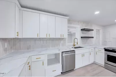 601 W Walnut Street, Selma, NC 27576 - Photo 7