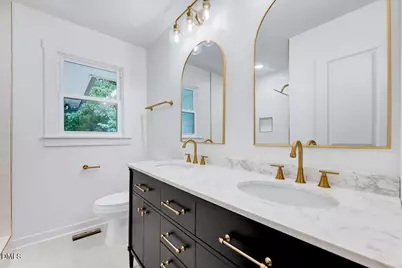 601 W Walnut Street, Selma, NC 27576 - Photo 13