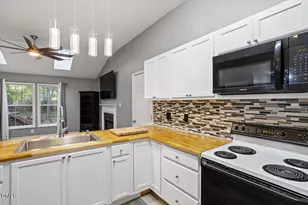 408 Patriot Pl, Hillsborough, NC 27278 - Photo 11