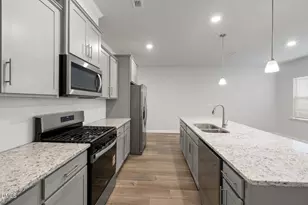 1528 Tamarisk Ln, Durham, NC 27703 - Photo 5