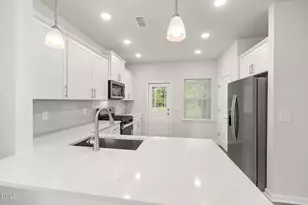 609 Wicklow Hall Dr, Fuquay Varina, NC 27526 - Photo 5