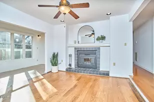 720 Bishops Park Dr, Raleigh, NC 27605 - Photo 5