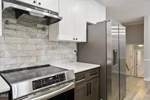 1008 Castalia Dr, Cary, NC 27513 - Photo 9