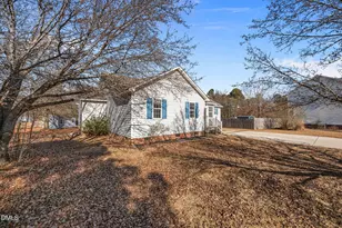 6304 Walnut Glen Dr, Willow Springs, NC 27592 - Photo 3