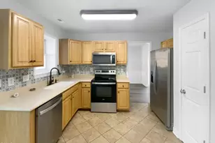 305 Montvale Ct, Apex, NC 27502 - Photo 5