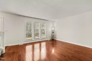 102 Tracy Ct, Cary, NC 27513 - Photo 9