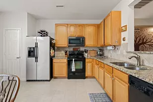 328 Larktree Ln, Fuquay-Varina, NC 27526 - Photo 9