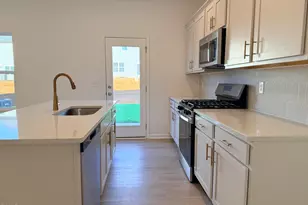 218 Flagstone Wy, Wilsons Mills, NC 27520 - Photo 5