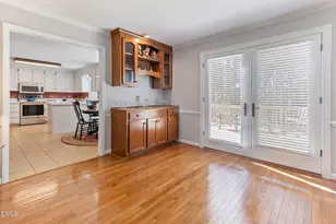 8121 Brookwood Ct, Raleigh, NC 27613 - Photo 7