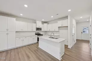 937 Kensley Grv Ln, Fuquay Varina, NC 27526 - Photo 3