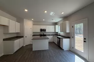 1660 Elk Run Dr, Fayetteville, NC 28312 - Photo 11