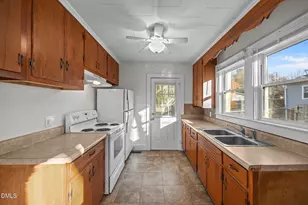 311 W Gilbreath St, Graham, NC 27253 - Photo 11