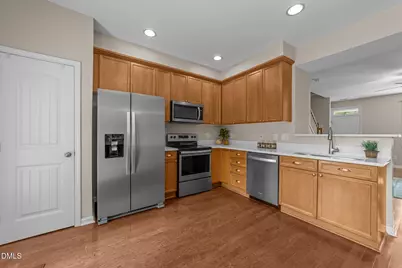 158 Pineland Circle, Raleigh, NC 27606 - Photo 9