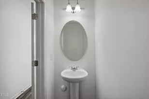 2205 Gln Xing Dr, Durham, NC 27704 - Photo 5