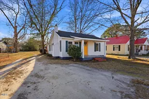 209 Price St, Pine Level, NC 27576 - Photo 5