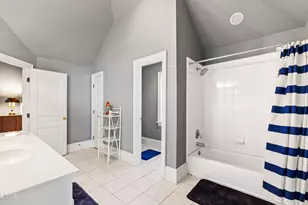 2536 Wake Dr, Raleigh, NC 27608 - Photo 53