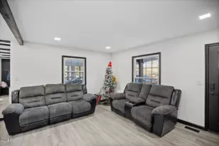 912 E Sanders St, Four Oaks, NC 27524 - Photo 9