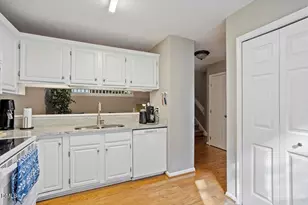 100 Hunting Chase, Cary, NC 27513 - Photo 11