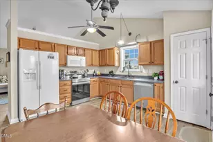 404 Noonday Ct, Holly Springs, NC 27540 - Photo 9