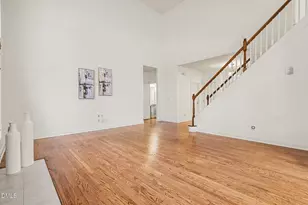 9109 Club Hill Dr, Raleigh, NC 27617 - Photo 7