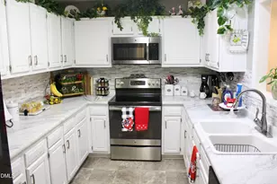 3027 Maple Ave, Burlington, NC 27215 - Photo 9