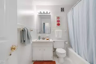 318 E Millbrook Rd, Raleigh, NC 27609 - Photo 23