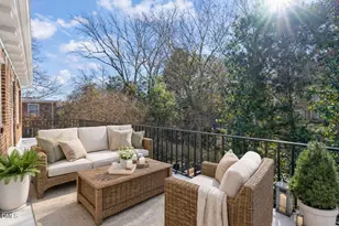 907 W Johnson St, Raleigh, NC 27605 - Photo 3