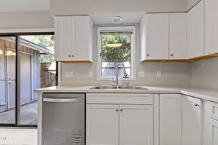 4350 Hunters Club Dr, Raleigh, NC 27606 - Photo 5