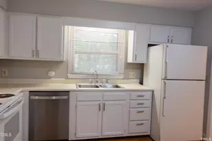 417 Landerwood Ln, Chapel Hill, NC 27517 - Photo 9