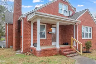 629 E Main St, Clayton, NC 27520 - Photo 5