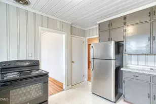 629 E Main St, Clayton, NC 27520 - Photo 7