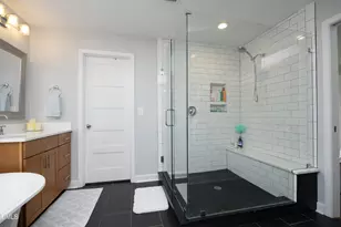 1105 Manchester Dr, Raleigh, NC 27609 - Photo 39