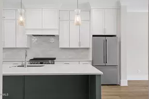 810 Maple Berry Ln, Raleigh, NC 27607 - Photo 7