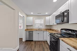 260 E Elm St, Robbins, NC 27325 - Photo 9