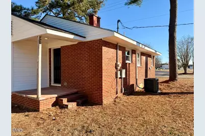 910 E Divine Street, Dunn, NC 28334 - Photo 17