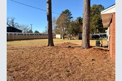 910 E Divine Street, Dunn, NC 28334 - Photo 13