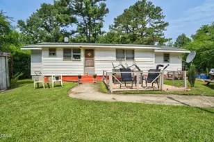 209 SE Railroad St, Whitakers, NC 27891 - Photo 3