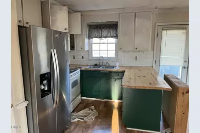 370 Sanders Road, Benson, NC 27504 - Photo 7