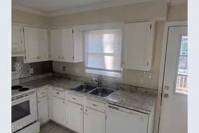 101 Oxford Circle, Knightdale, NC 27545 - Photo 5