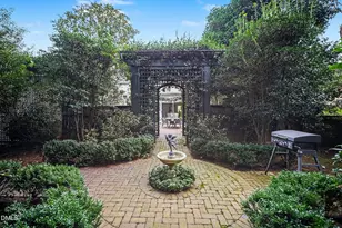 208 Hempstead Pl, Charlotte, NC 28207 - Photo 35