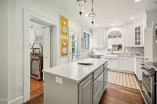 208 Hempstead Pl, Charlotte, NC 28207 - Photo 13