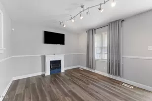 208 S Webb St, Selma, NC 27576 - Photo 5